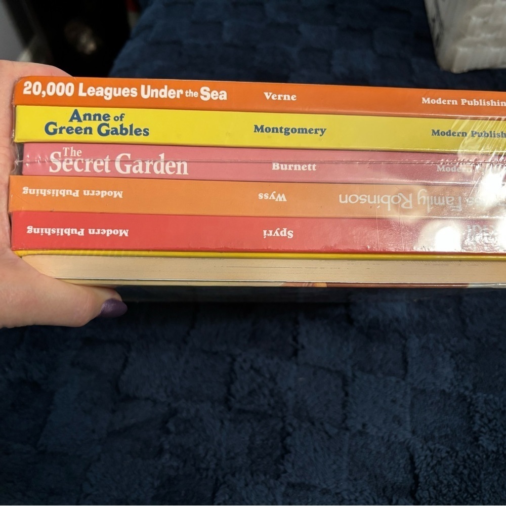 Classic Illustrated Books Set - Picture 4 of 4